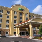 Holiday Inn Express & Suites, Largo Central Park